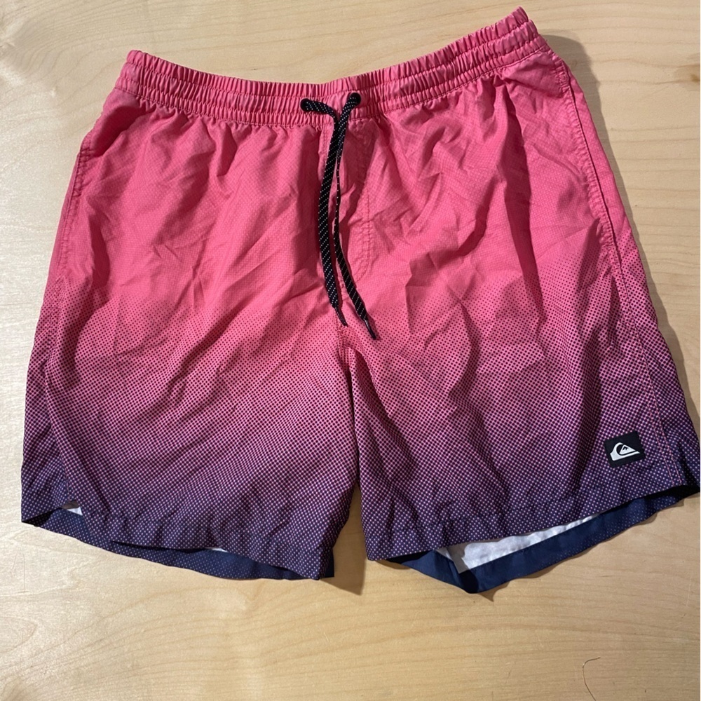 Quiksilver Gradient Swim Shorts in Pink and Purple XL (OB)